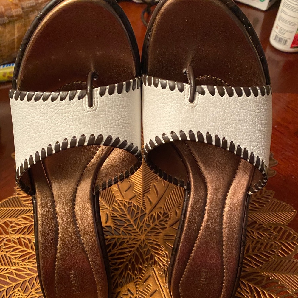 Super Cute summer Wedge - Picture 3 of 4